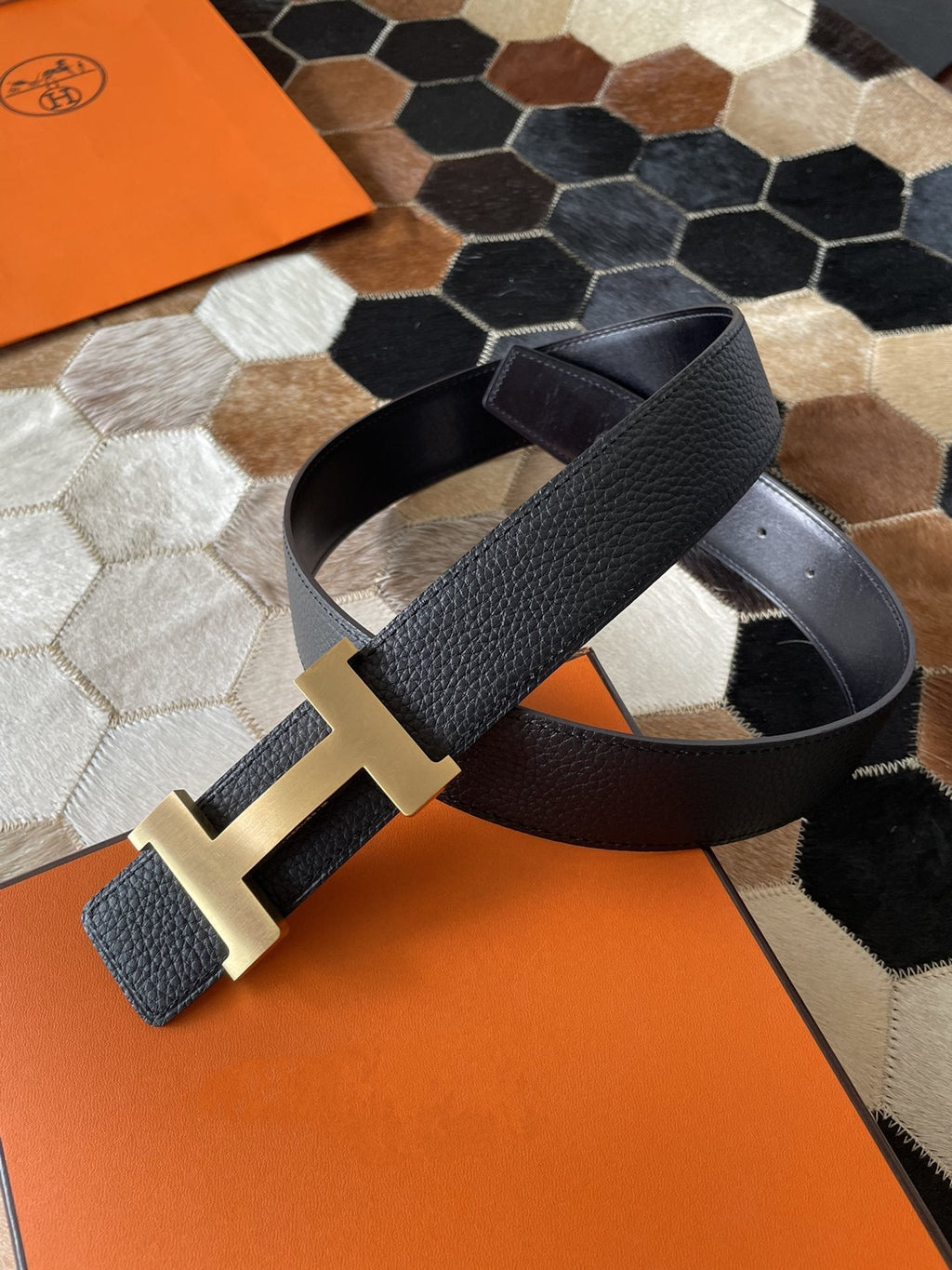 H CONTANCE BELT 38MM GOLD BUCKLE BLACK LEATHER