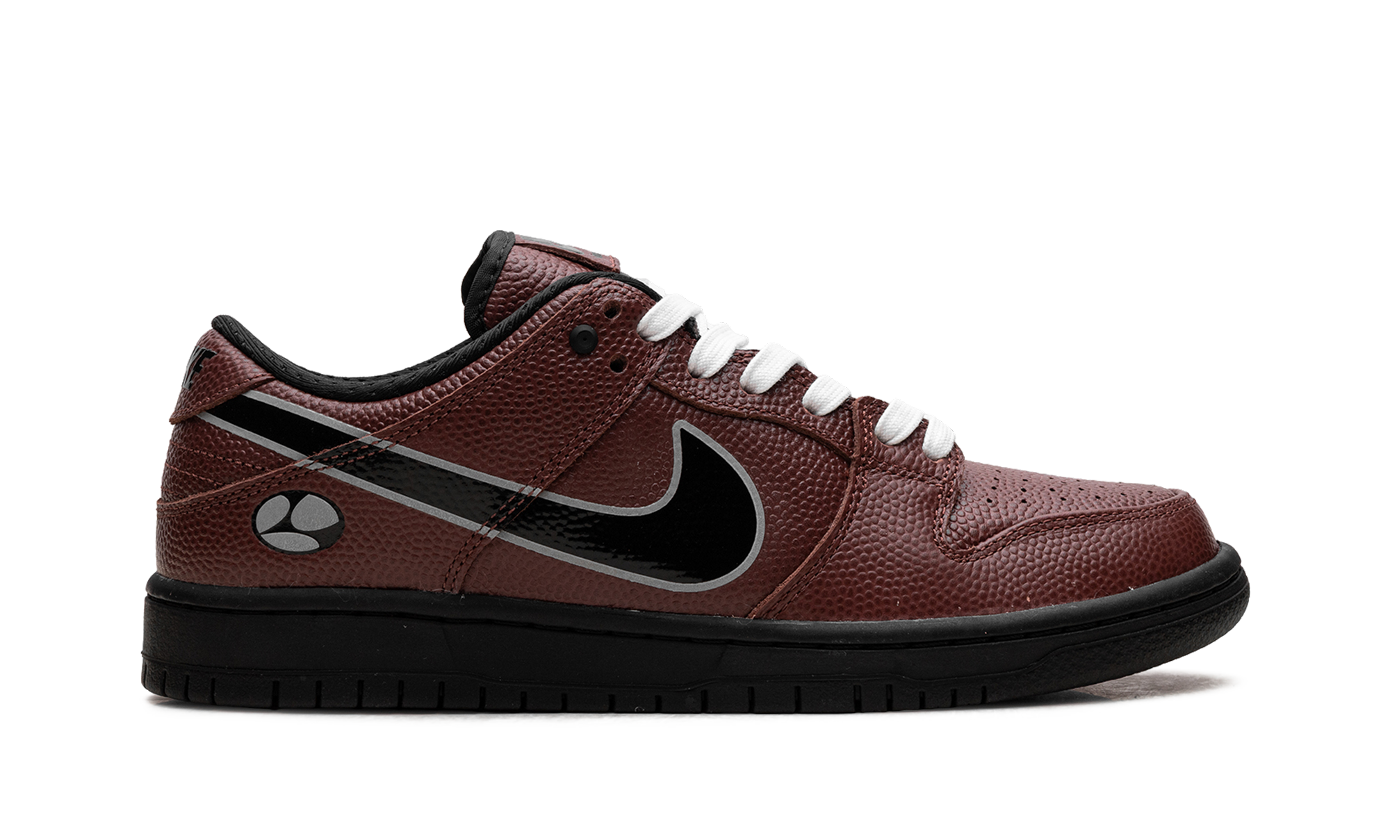 Nike SB Dunk Low Pro x Limosine Skateboard HJ4131-200 | Football-Inspired Collaboration