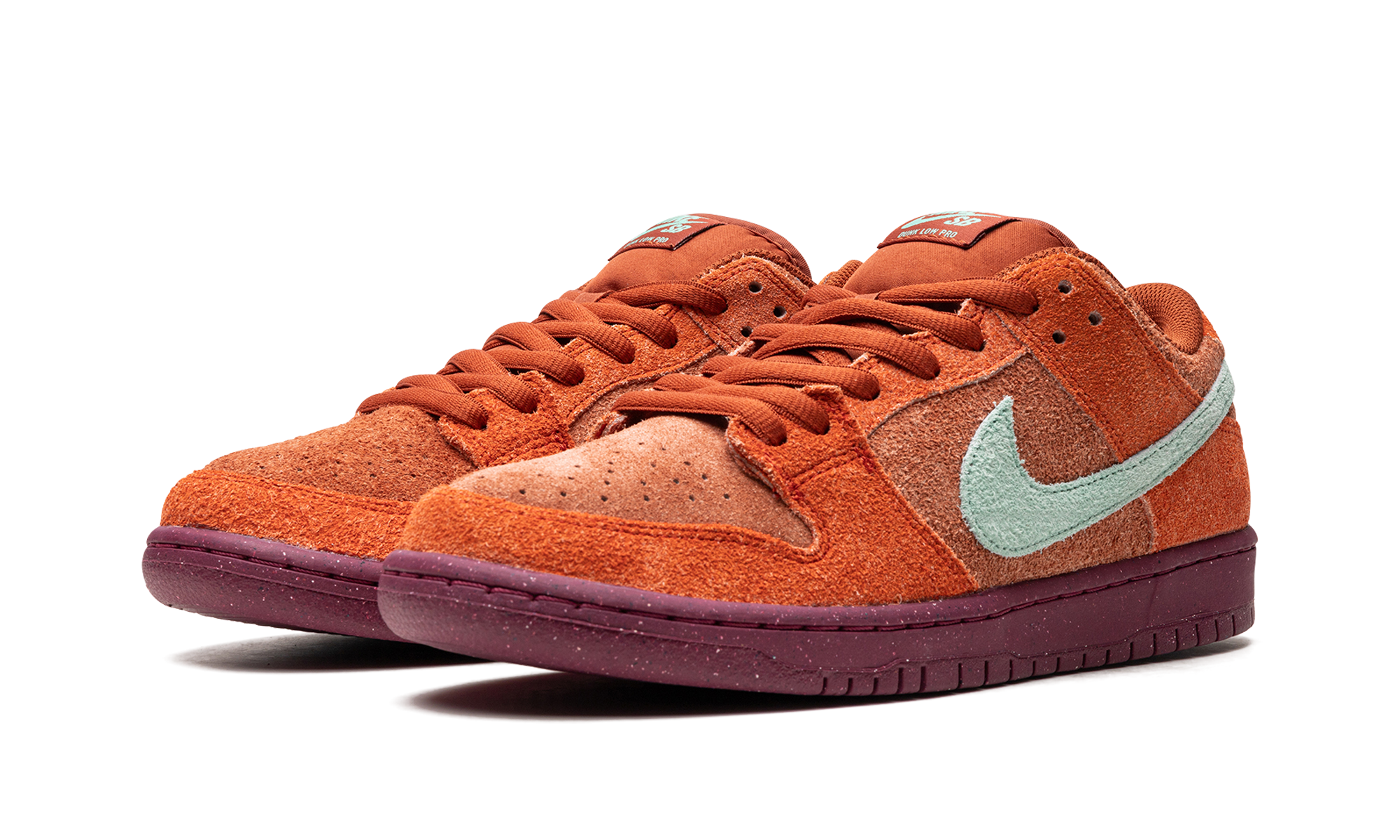 Nike SB Dunk Low Pro Prm Mystic Red - All-Suede Skate Shoe with Emerald Accents