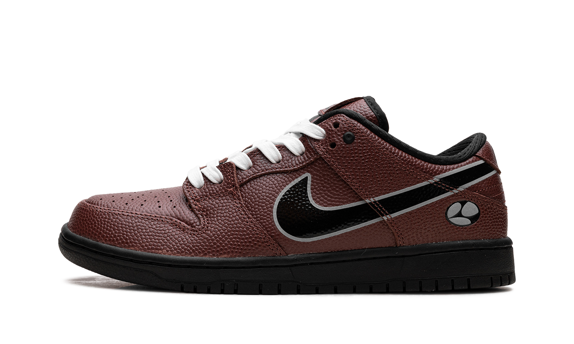 Nike SB Dunk Low Pro x Limosine Skateboard HJ4131-200 | Football-Inspired Collaboration