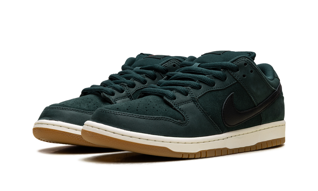 Nike SB Dunk Low Pro "Deep Fir" - Premium Skate Shoe with Zoom Air Cushioning