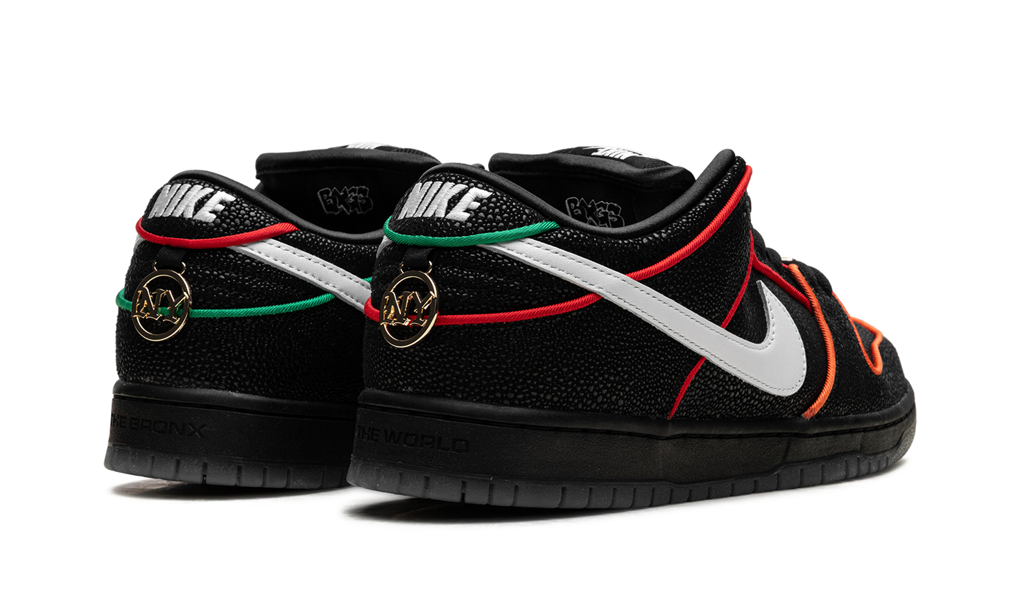 Nike SB Dunk Low Bronx Girls Skate - Black Pebbled Leather HV1664 001