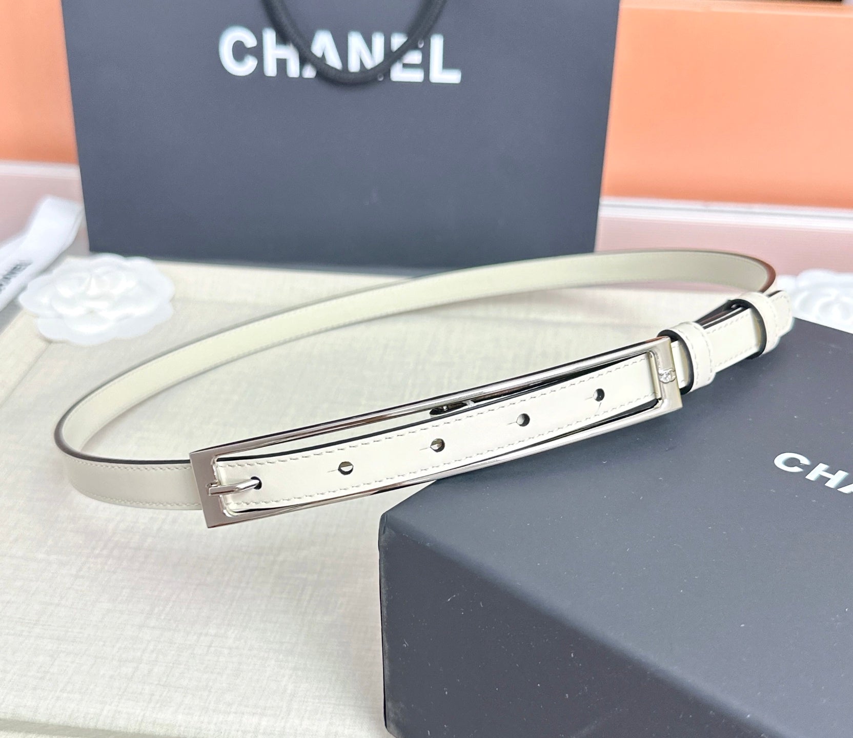 CC Métiers d’art 2026 1.5cm White Belt Leather 211432