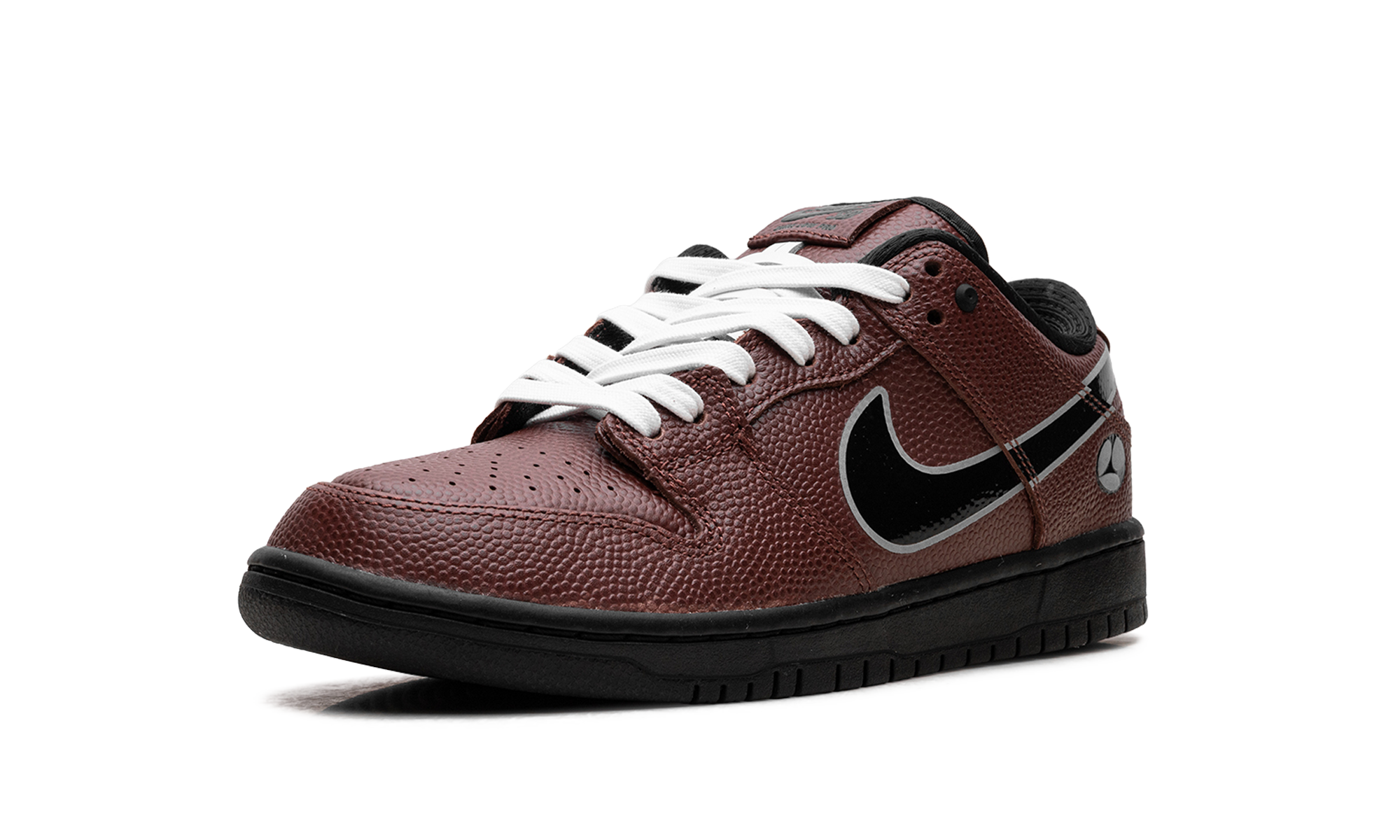 Nike SB Dunk Low Pro x Limosine Skateboard HJ4131-200 | Football-Inspired Collaboration