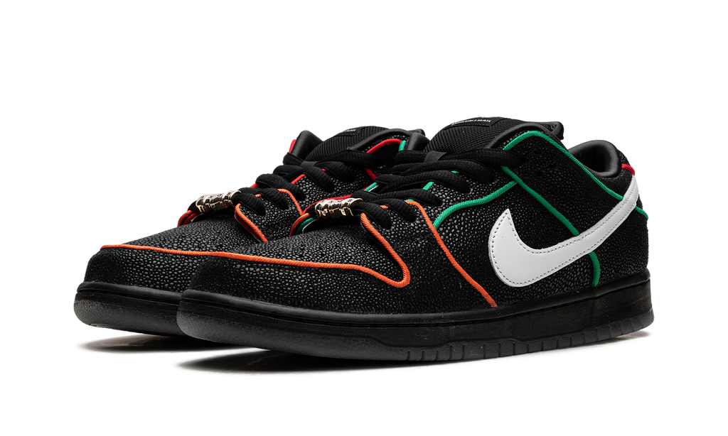 Nike SB Dunk Low Bronx Girls Skate - Black Pebbled Leather HV1664 001