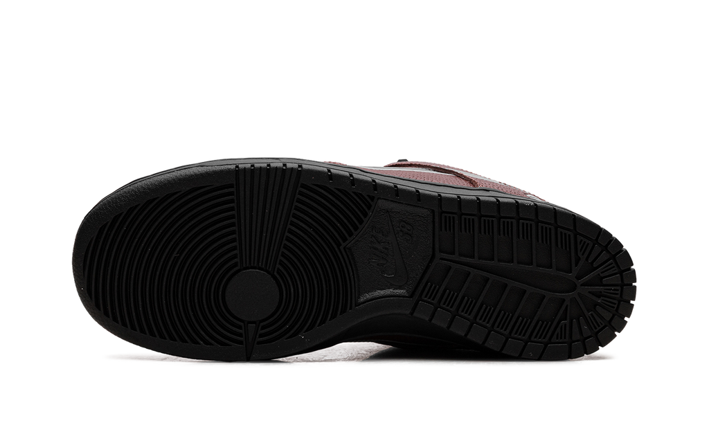 Nike SB Dunk Low Pro x Limosine Skateboard HJ4131-200 | Football-Inspired Collaboration